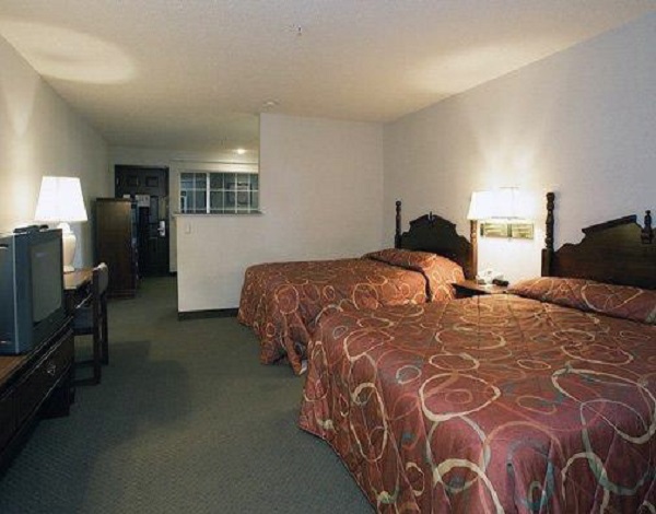 2 Queen Beds from Econolodge South East Portland, OR 2 Queen Beds from Econolodge South East Portland, OR